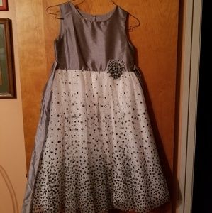 Girl's dress